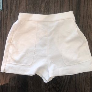 Wilfred/Aritzia Cream Linen Shorts